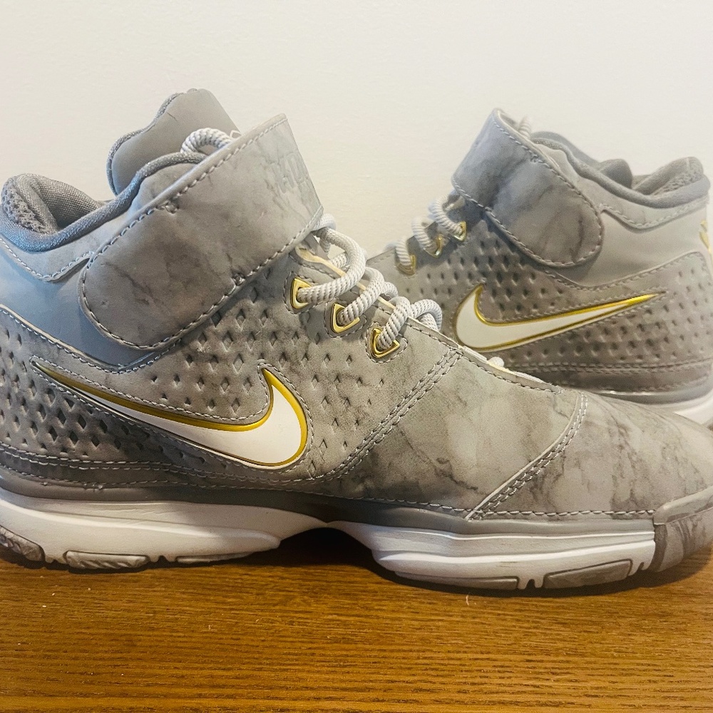 Nike Zoom Kobe 2 Prelude Grey / White / Gold $200